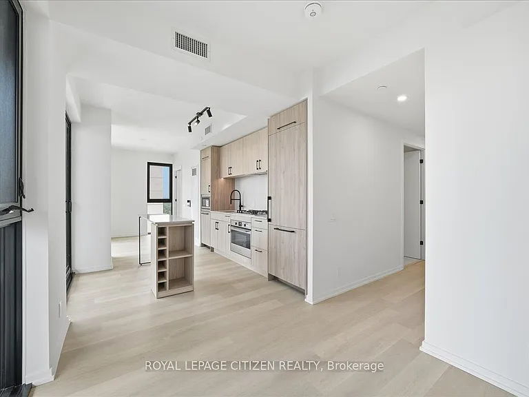 109 Erskine Ave #1602 — Photo 14