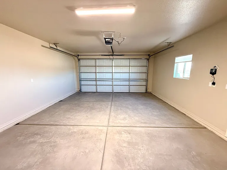 3611 Charleston Loop — Photo 32