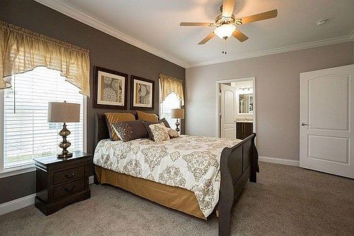 2nd image of 103 W Cardinal Ln