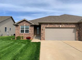 2920 Cronin Dr, Springfield, IL 62711