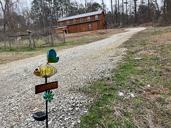 2nd image of 8470B Hearn Rd