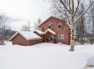 10514 Crest View Ln, Eagle River, AK 99577