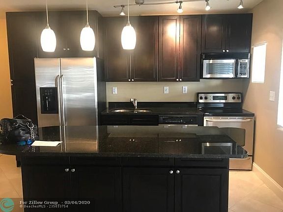 2nd image of 2881 NE 32nd St APT 116