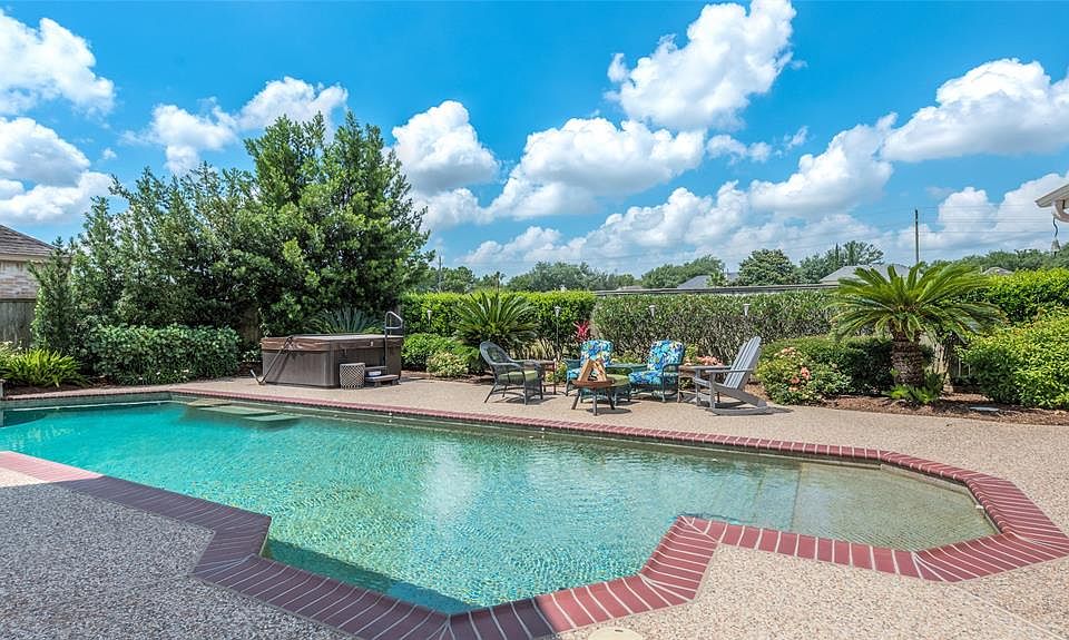 1st image of 20723 Fairwater Dr