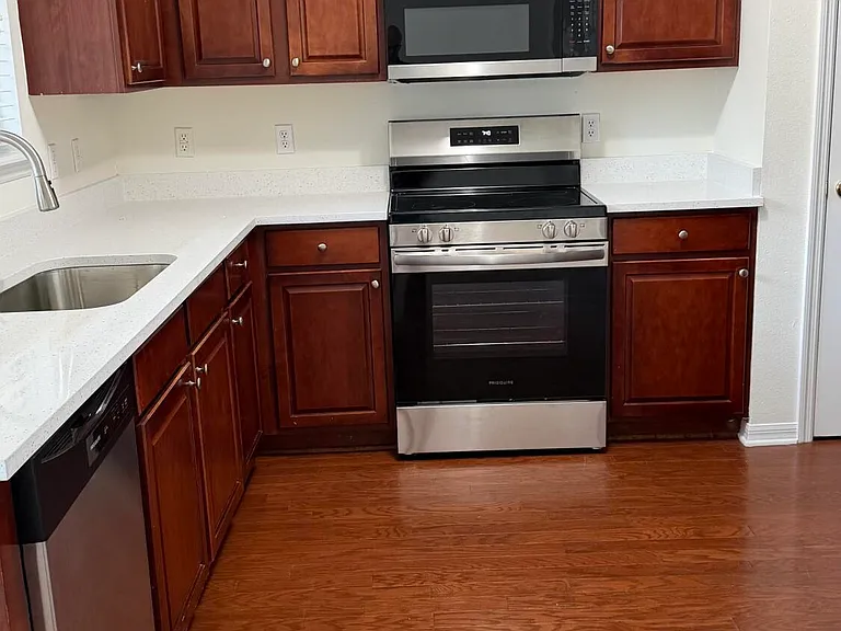 401 Honeycomb Way — Photo 11