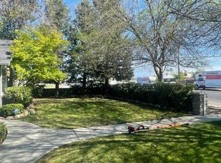 6 Sunnyside Ave, Clovis, CA 93611