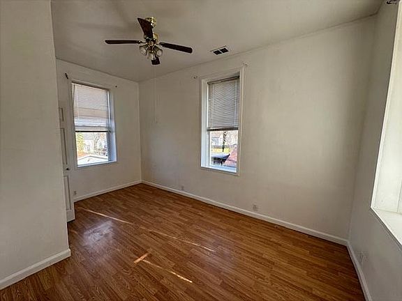 3rd image of 103 E Arlee Ave #2