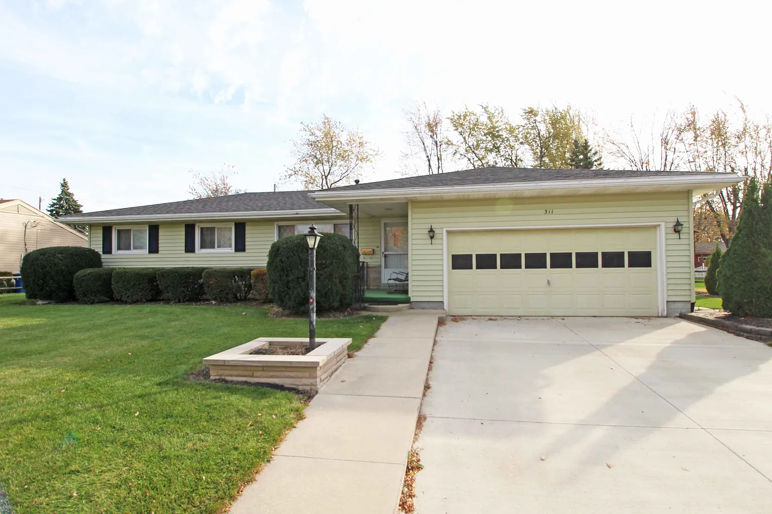 311 Willeke Ave photo 1