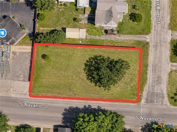 507 E River St, Victoria, TX 77901
