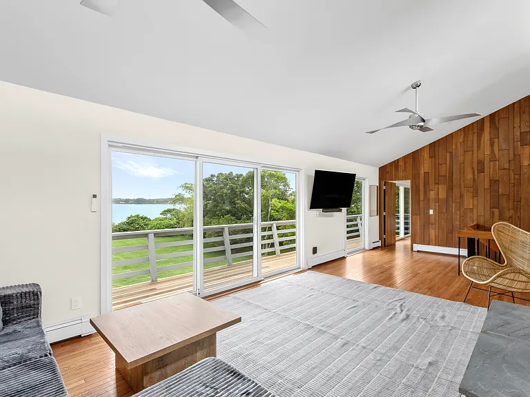 80 Old West Lake Dr — Photo 3