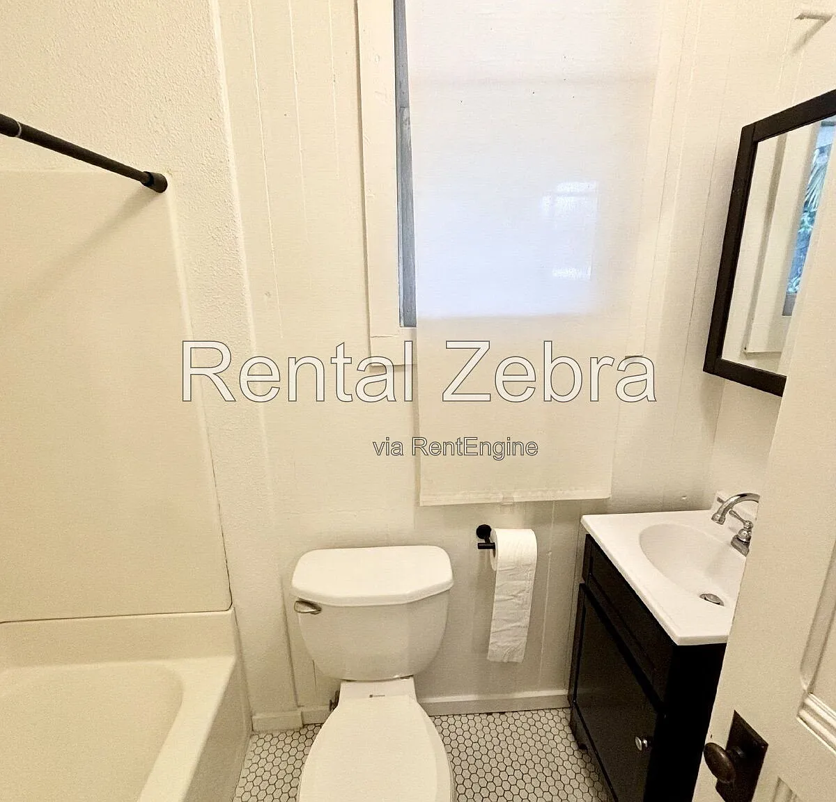2 bed, 1.0 bath, $1,275 — Photo 4
