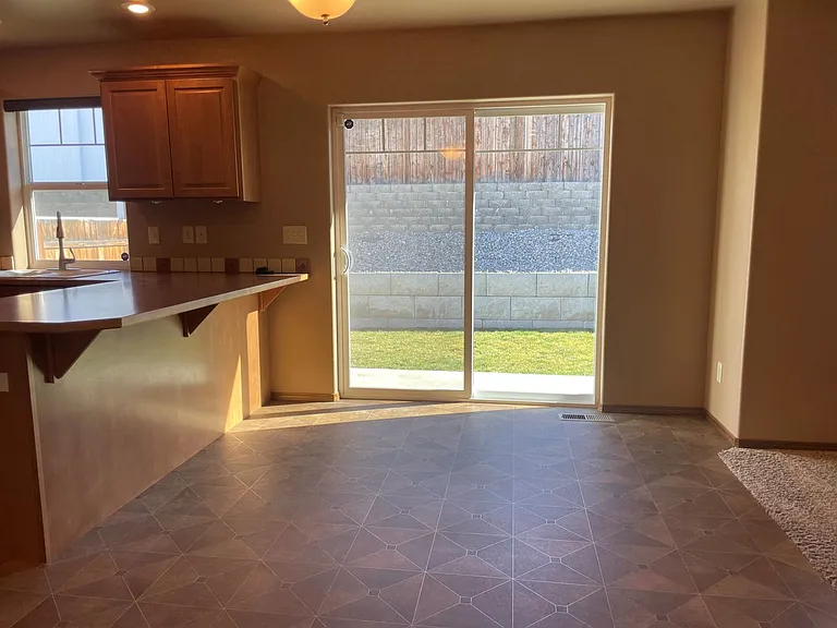 907 Fawn Cir — Photo 3