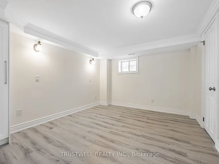90 Galt Ave #C — Photo 7