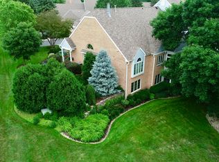 5623 Chesapeake Dr, McHenry, IL 60050