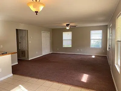 3 bed, 2.0 bath, 1421 sqft, $1,350 — Photo 4