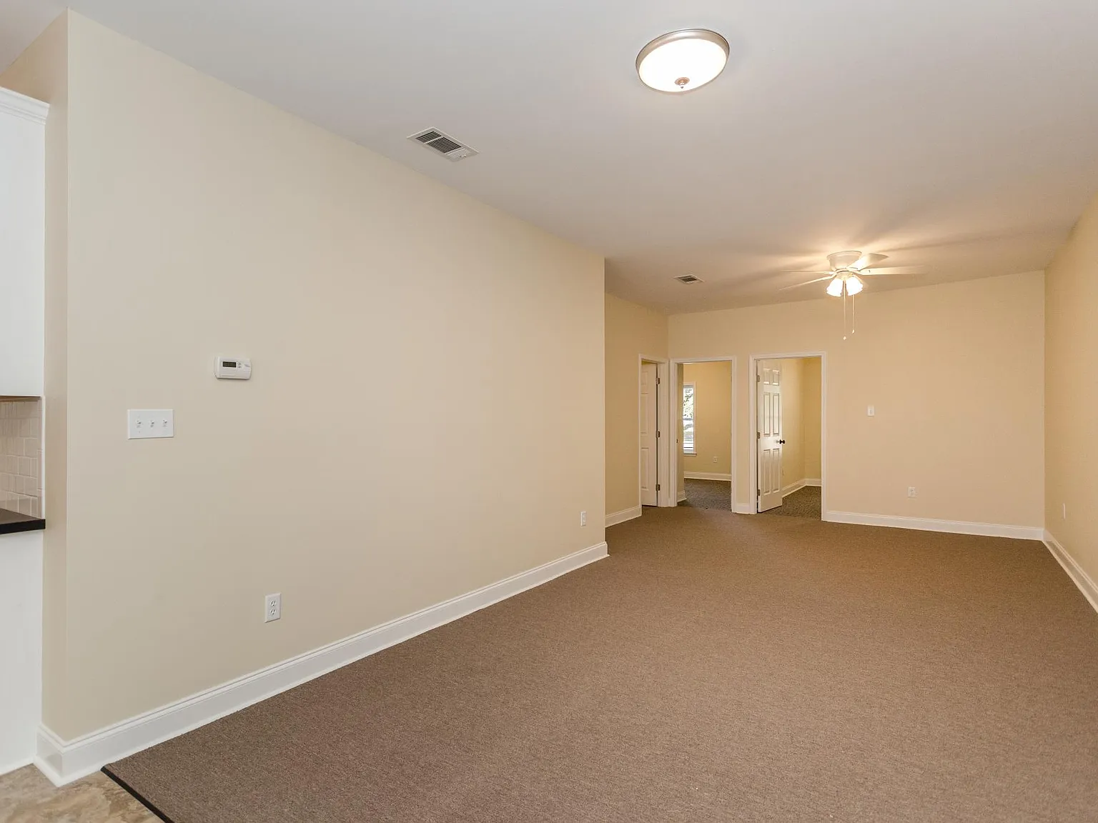 428 Courthouse St — Photo 4