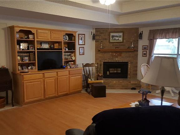 4th image of 7520 Oak Park Dr