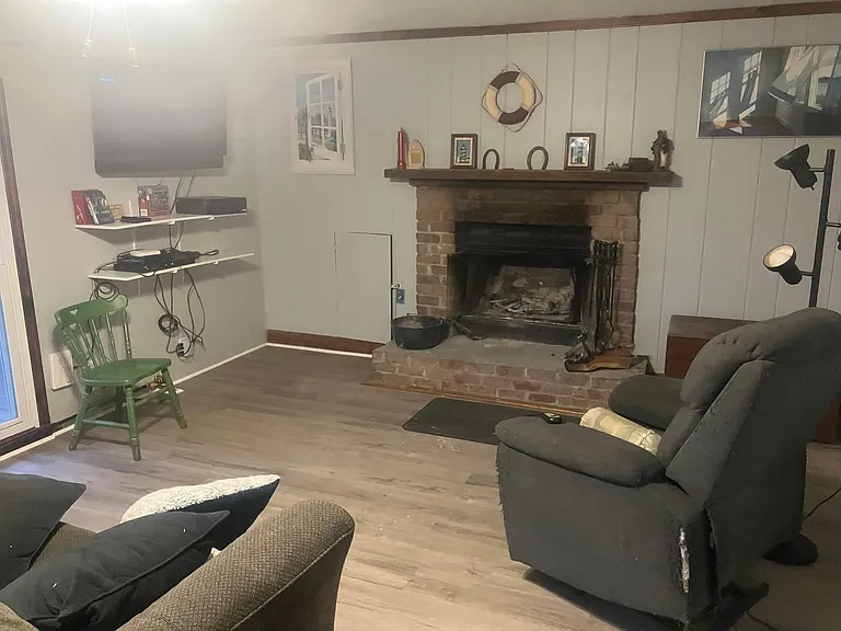 912 Wayne Ct — Photo 9