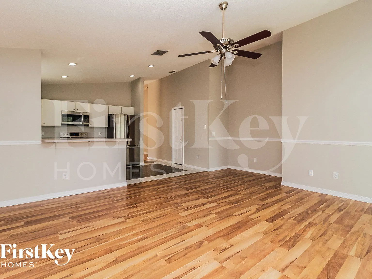 4 bed, 2.0 bath, 1929 sqft, $3,000 — Photo 4