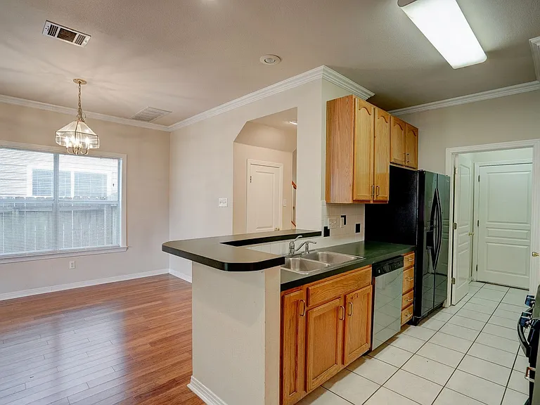 4502 Avenue B #B — Photo 10
