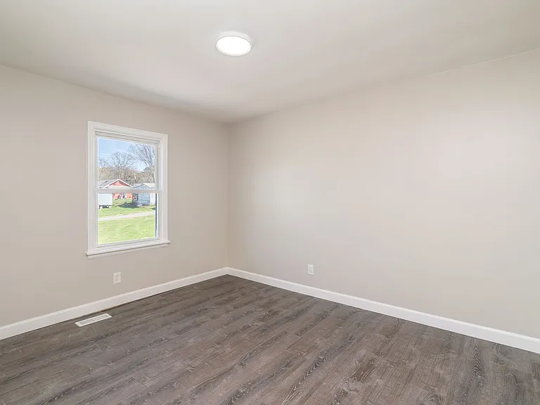 4412 High School Rd #2 — Photo 4