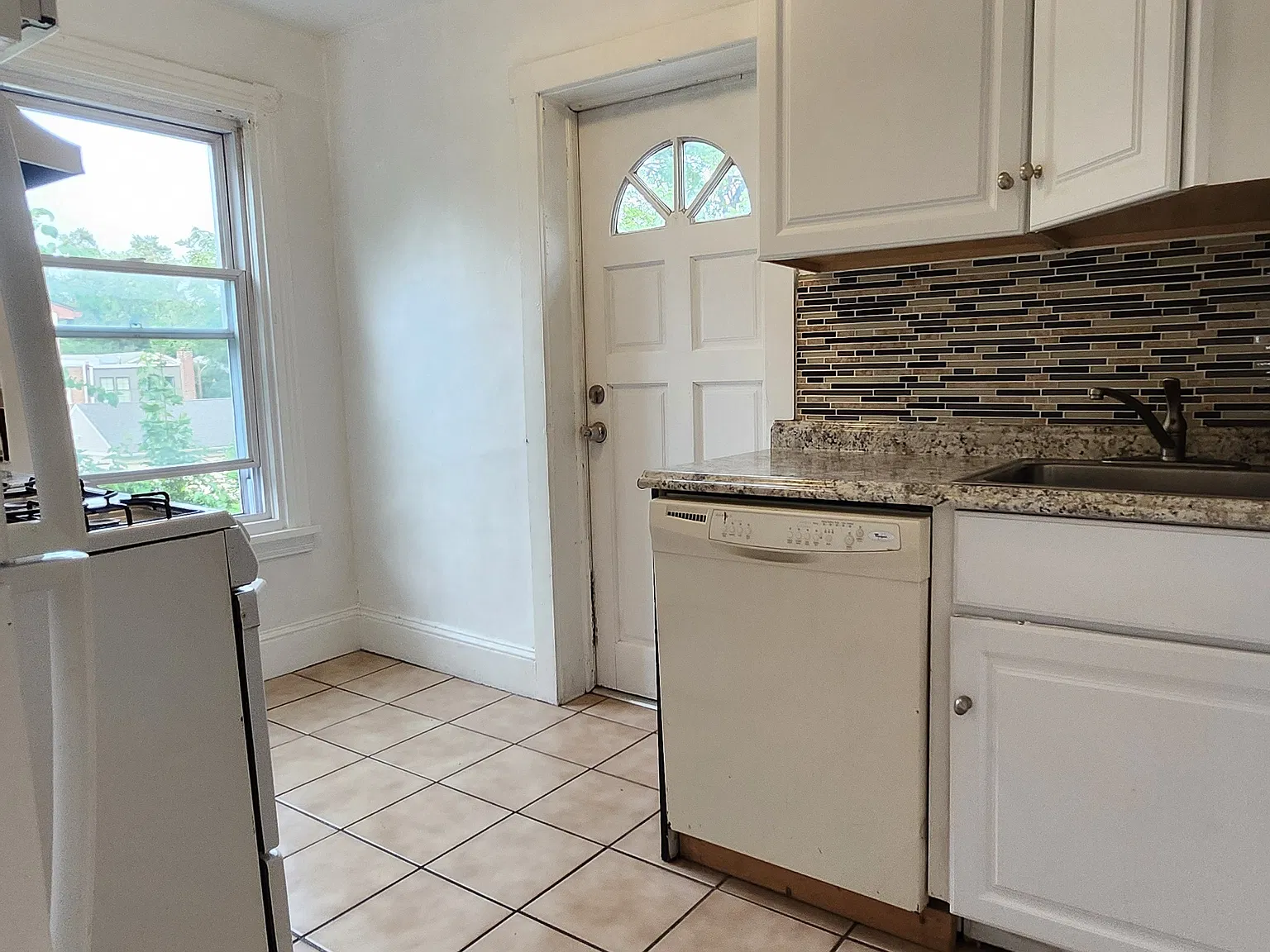 2 bed, 900 sqft, $1,545 — Photo 4