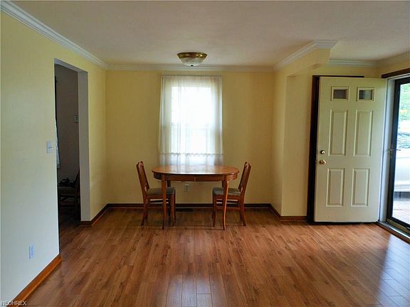 3rd image of 162 Centervale Ave