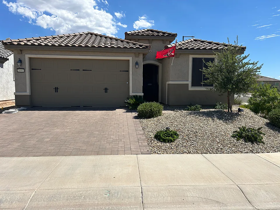 26993 W Melinda Ln