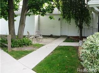 38557 Schooner Ct, Clinton Township, MI