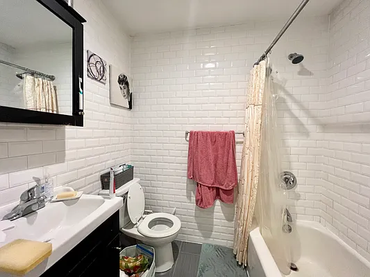 Rented by Pear NYC LLC | media 24