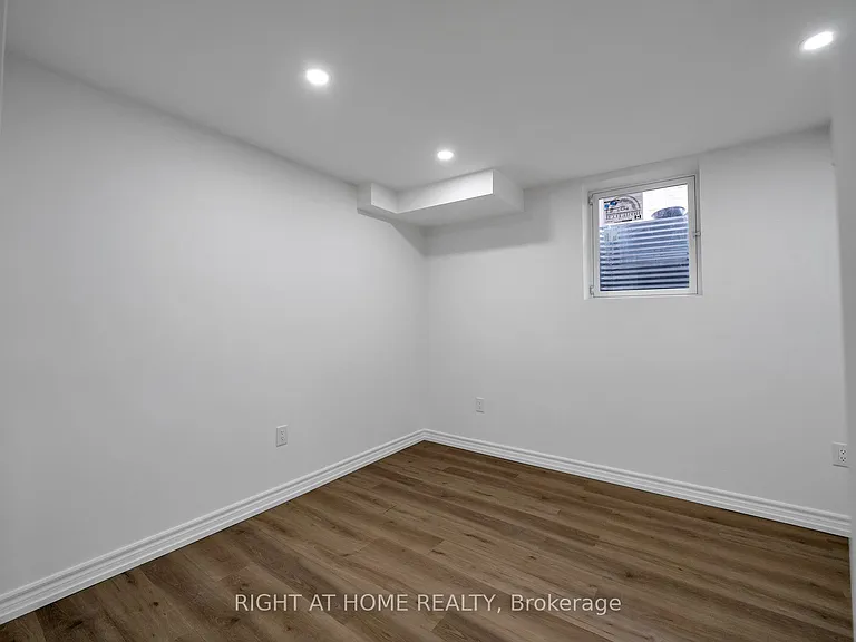 49 Priory Dr #BASEMENT — Photo 12