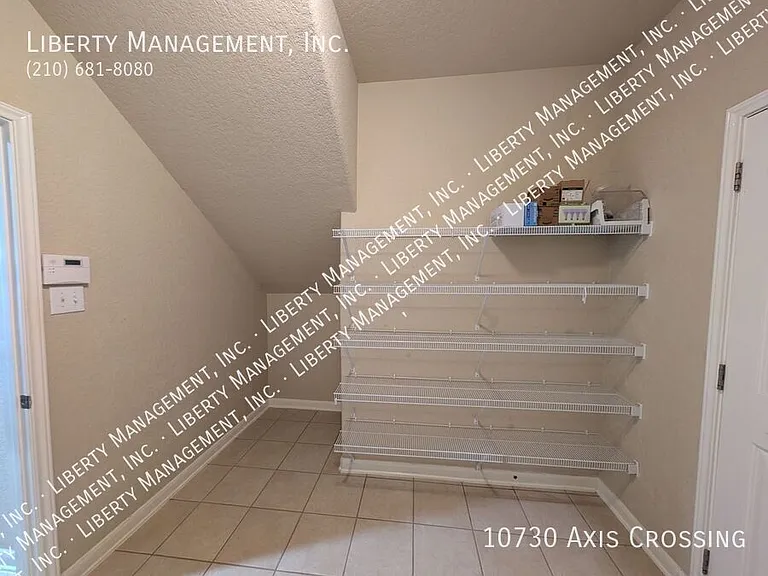 10730 Axis Xing — Photo 12