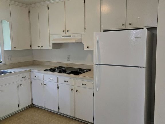 2nd image of 22975 Esperanza Dr