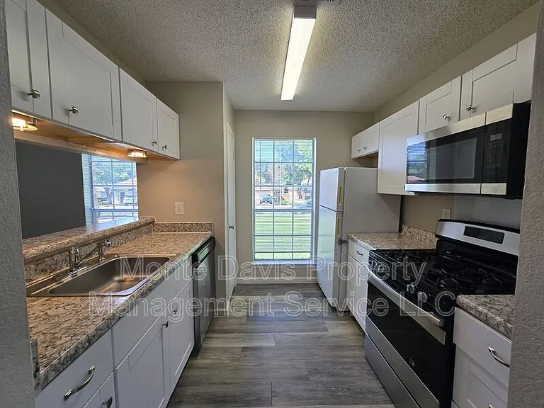 2306 Fuzz Fairway #A — Photo 3