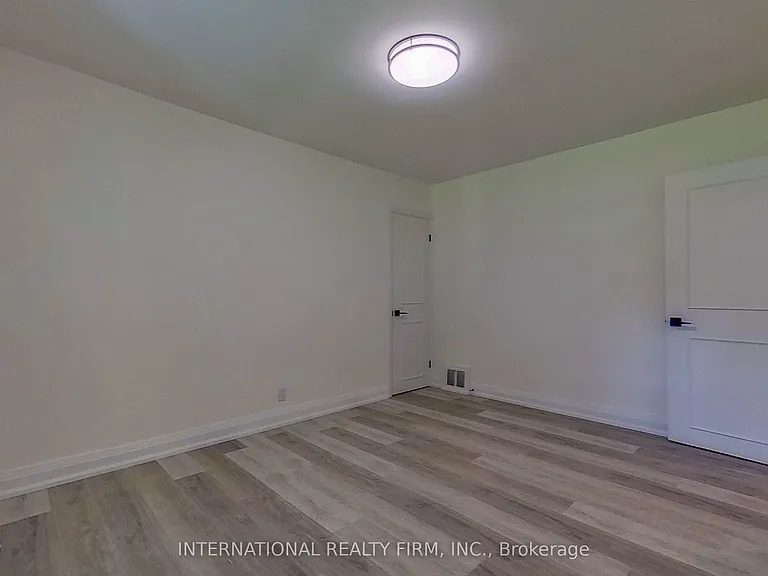 85 Churchill Ave — Photo 18