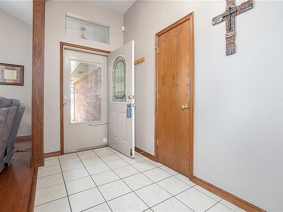 5th image of 4790 Penn Place Dr