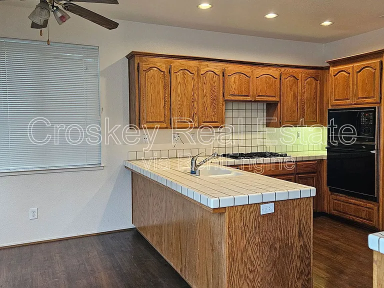 1952 Kettle Rock Ct — Photo 3