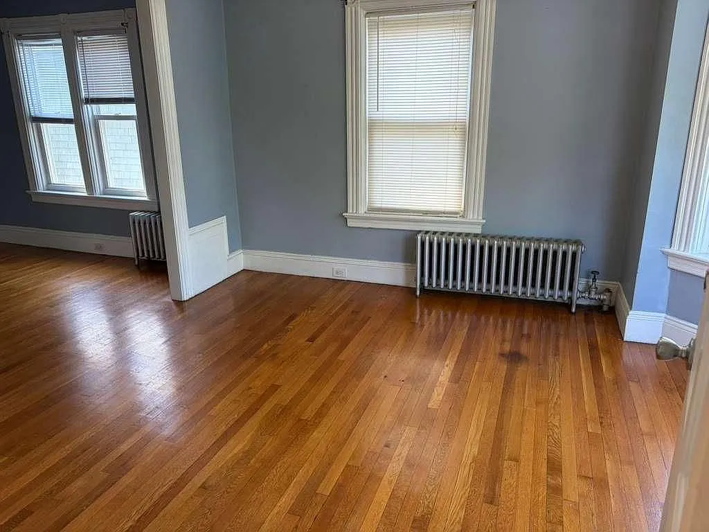 2 bed, 1.0 bath, 2272 sqft, $1,800 — Photo 4