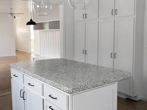 4th image of 674 W Michigan Ave #1
