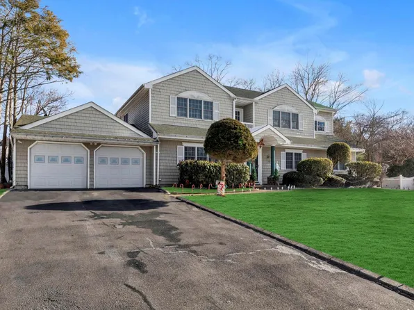 7 Plaza Drive, Smithtown, NY 11787