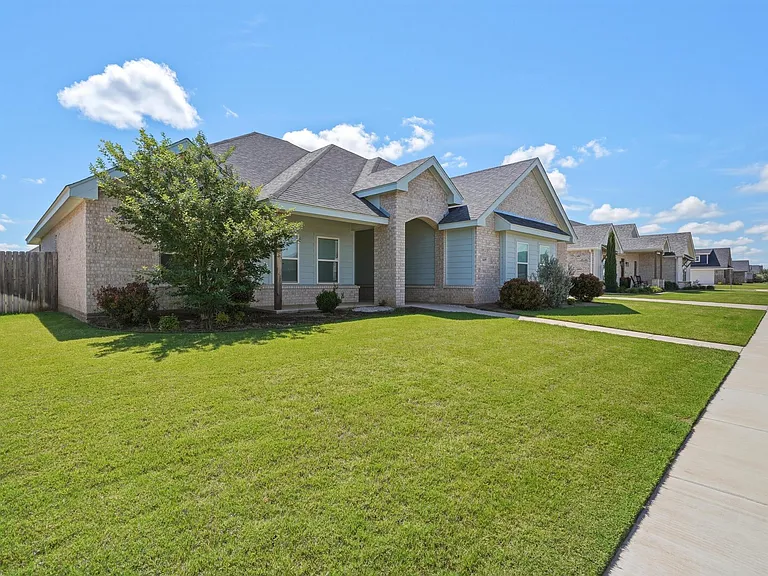 6609 Desert Willow Trl — Photo 2