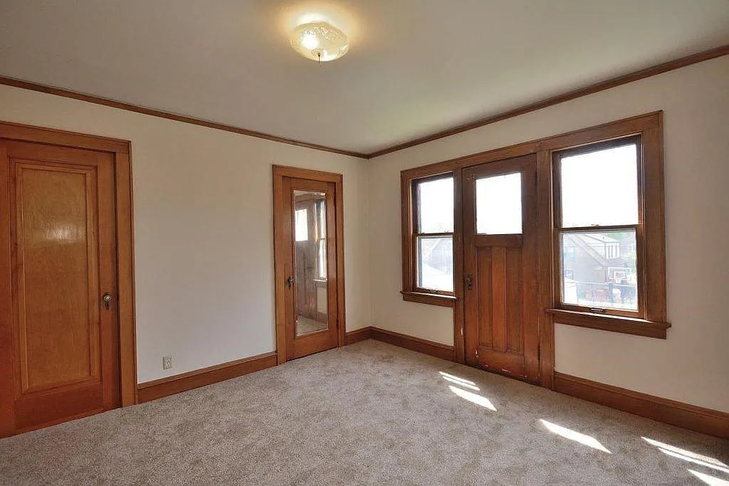 1 bed, 1025 sqft, $1,250 — Photo 4