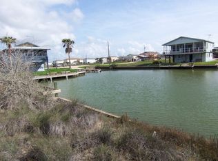 273 Kingfish Dr, Rockport, TX 78382