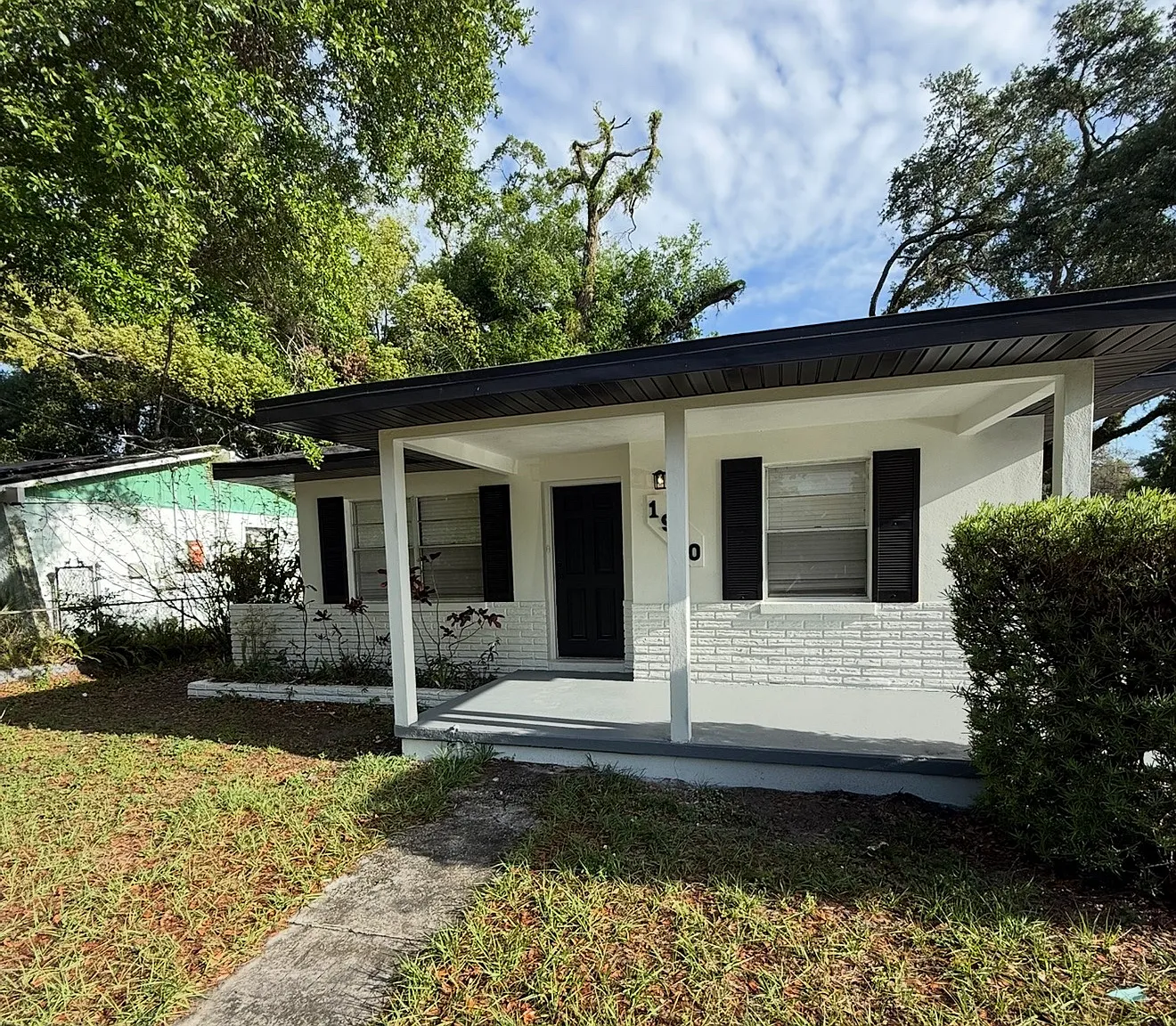 3 bed, 1034 sqft, $2,000 — Photo 1