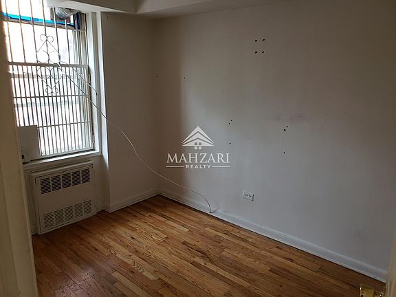 3rd image of 14424 37th Ave APT 3K