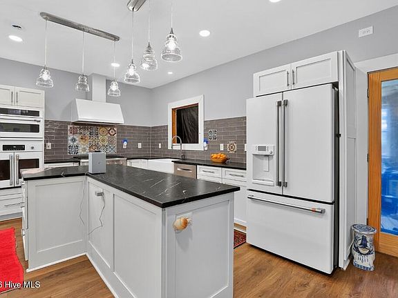 5th image of 1465 B Street