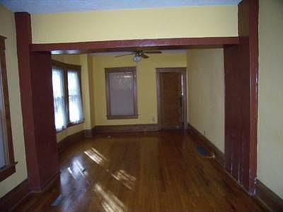 3rd image of 4022 Clark Ave