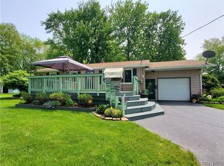 25 N Vernon St, Middleport, NY 14105