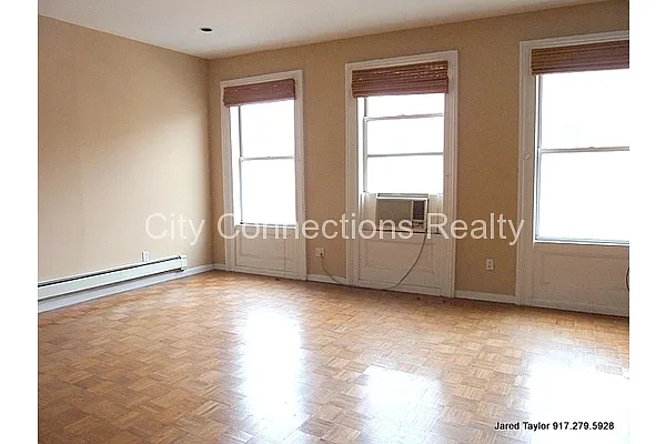 Rented by City Connections Realty | media 11