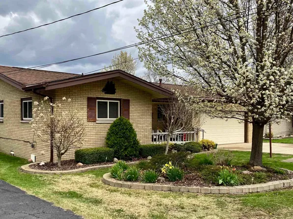 7292 Cardinal St, Algonac, MI 48001